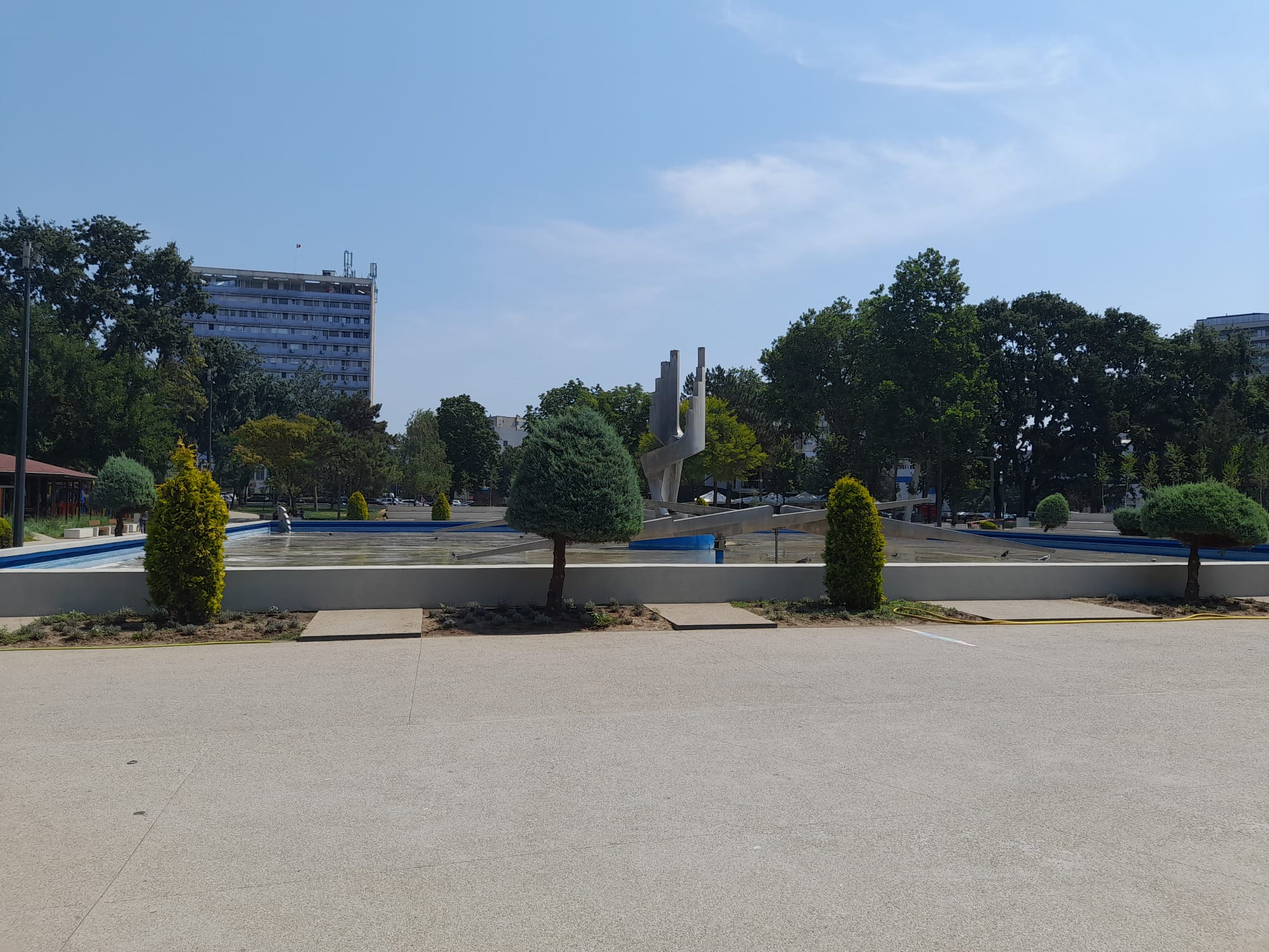 Primăria Constanța nu a amplasat corturi de prim ajutor în oraș. Cei care au nevoie de apă, pot apela la farmaciile din oraş