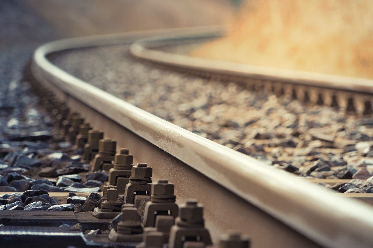 CONSTANȚA: Tânăr de 19 ani, lovit mortal de tren