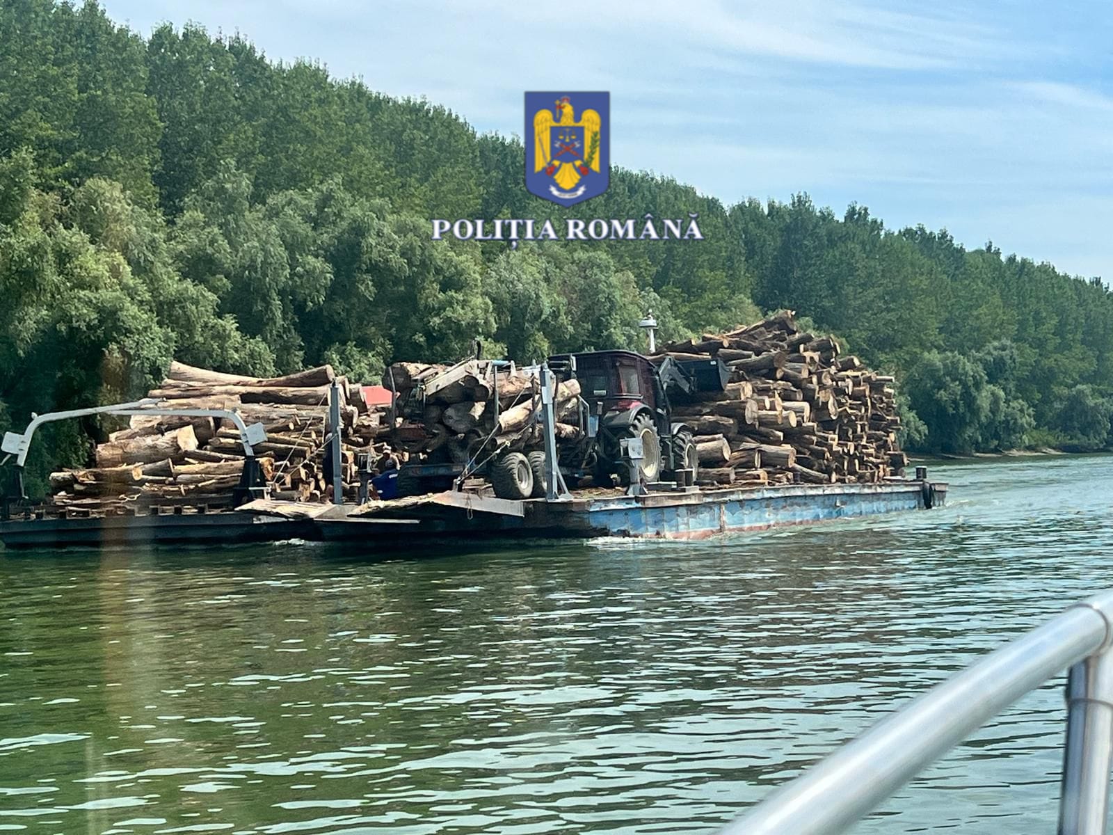 Barje cu material lemnos fără proveniență legală, descoperite de polițiști. Acţiuni pentru prevenirea și combaterea delictelor silvice au avut loc la Ocolul Silvic Rusca, județul Tulcea
