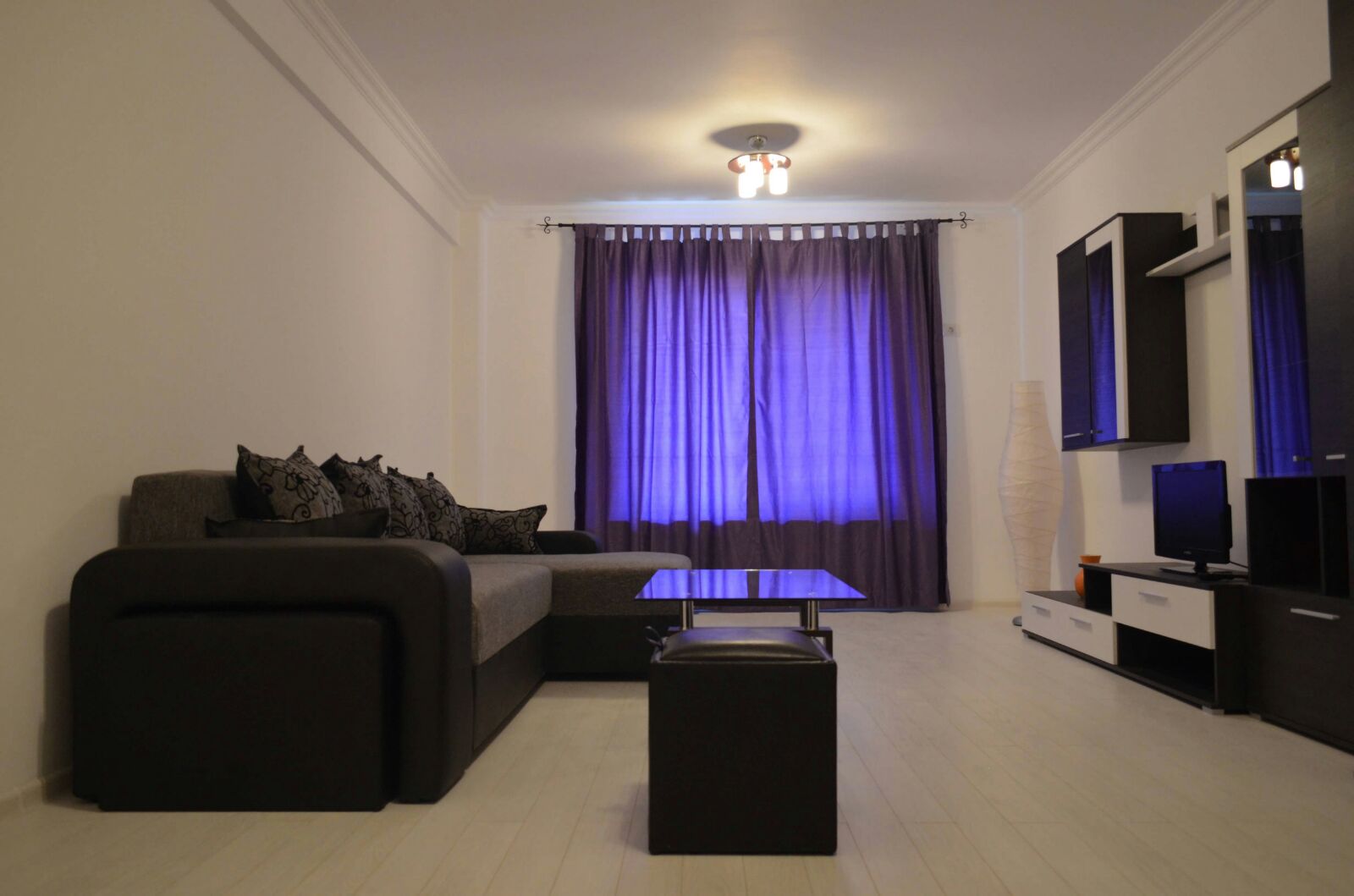 AUDIO: Studenții caută cazare. Care este situația pe piața imobiliară a închirierilor?