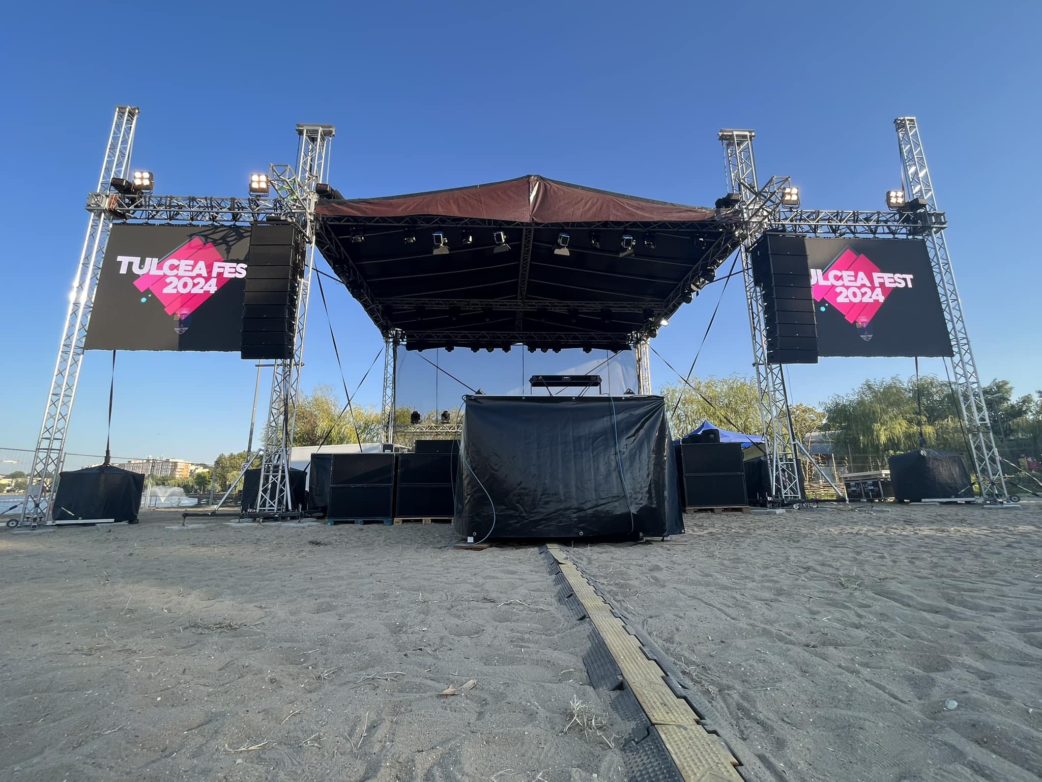 Plaja Ciuperca a fost pregătită pentru Tulcea Fest, eveniment ce marchează zilele oraşului pe 14 şi 15 august