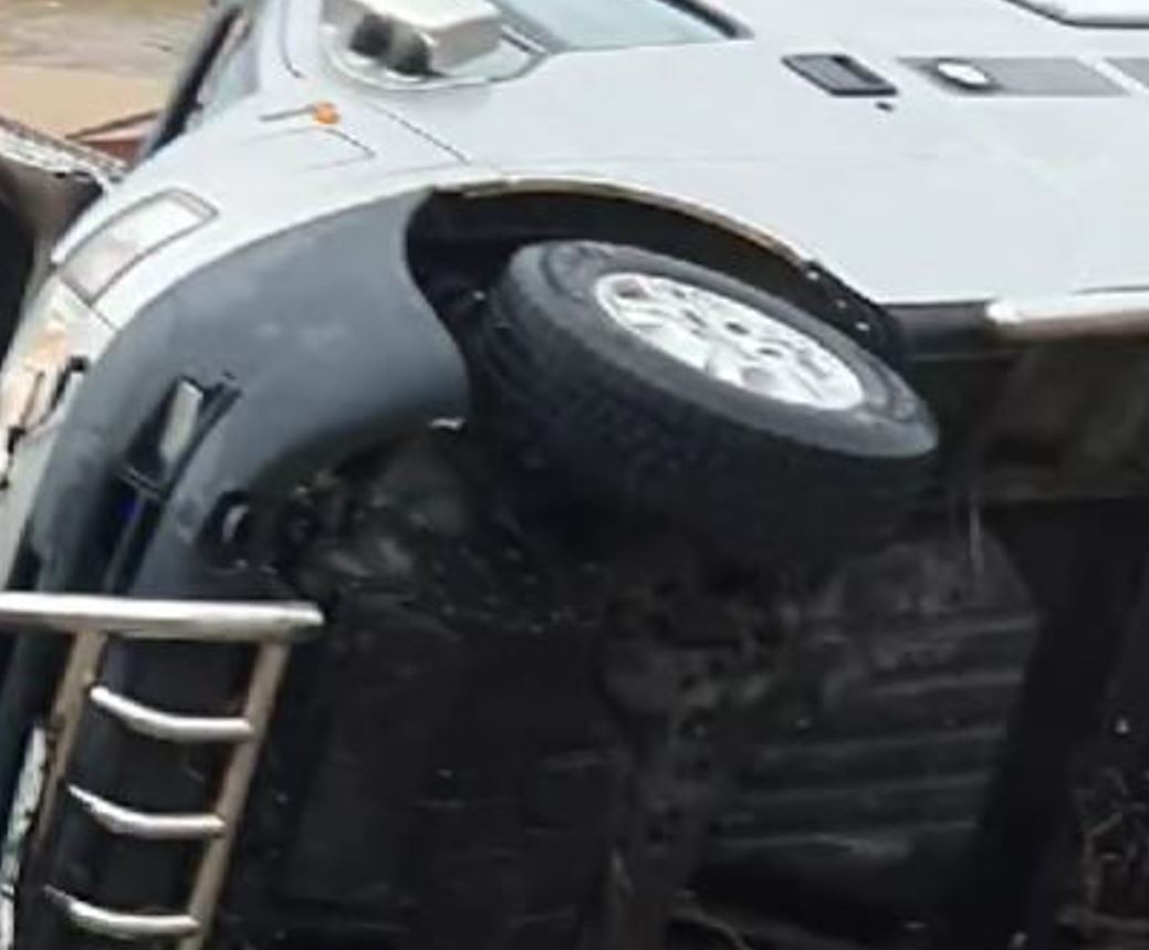 VIDEO: Plajă distrusă de inundații la VAMA VECHE. Un cunoscut local a fost afectat