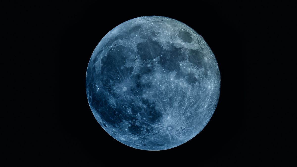 AUDIO: Spectacol pe cer – astrologul Nicoleta Apostol oferă amănunte despre evenimentul astronomic Superluna Albastră