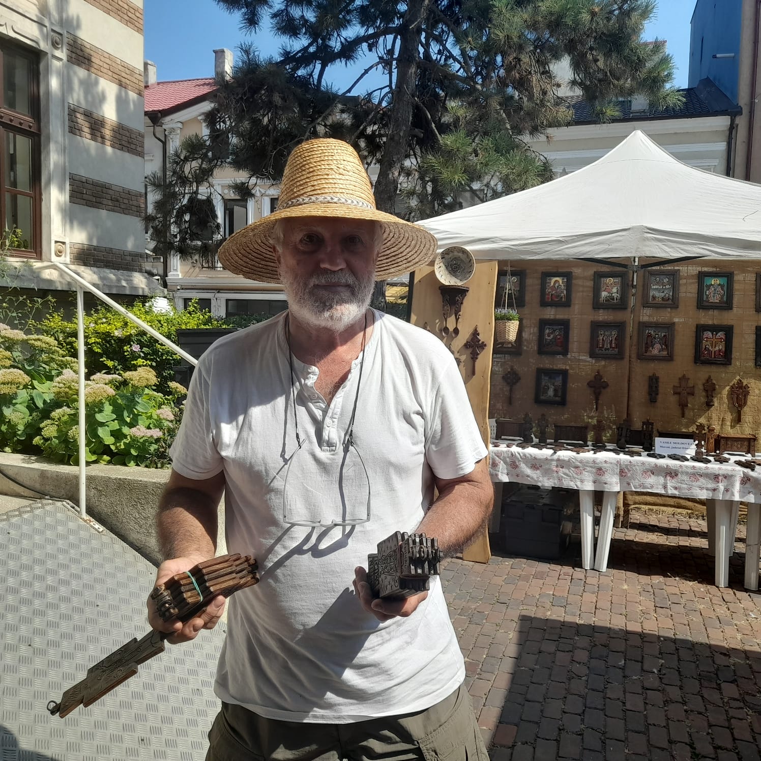 Un destin sculptat în lemn – artistul Vasile Moldoveanu, la Constanța