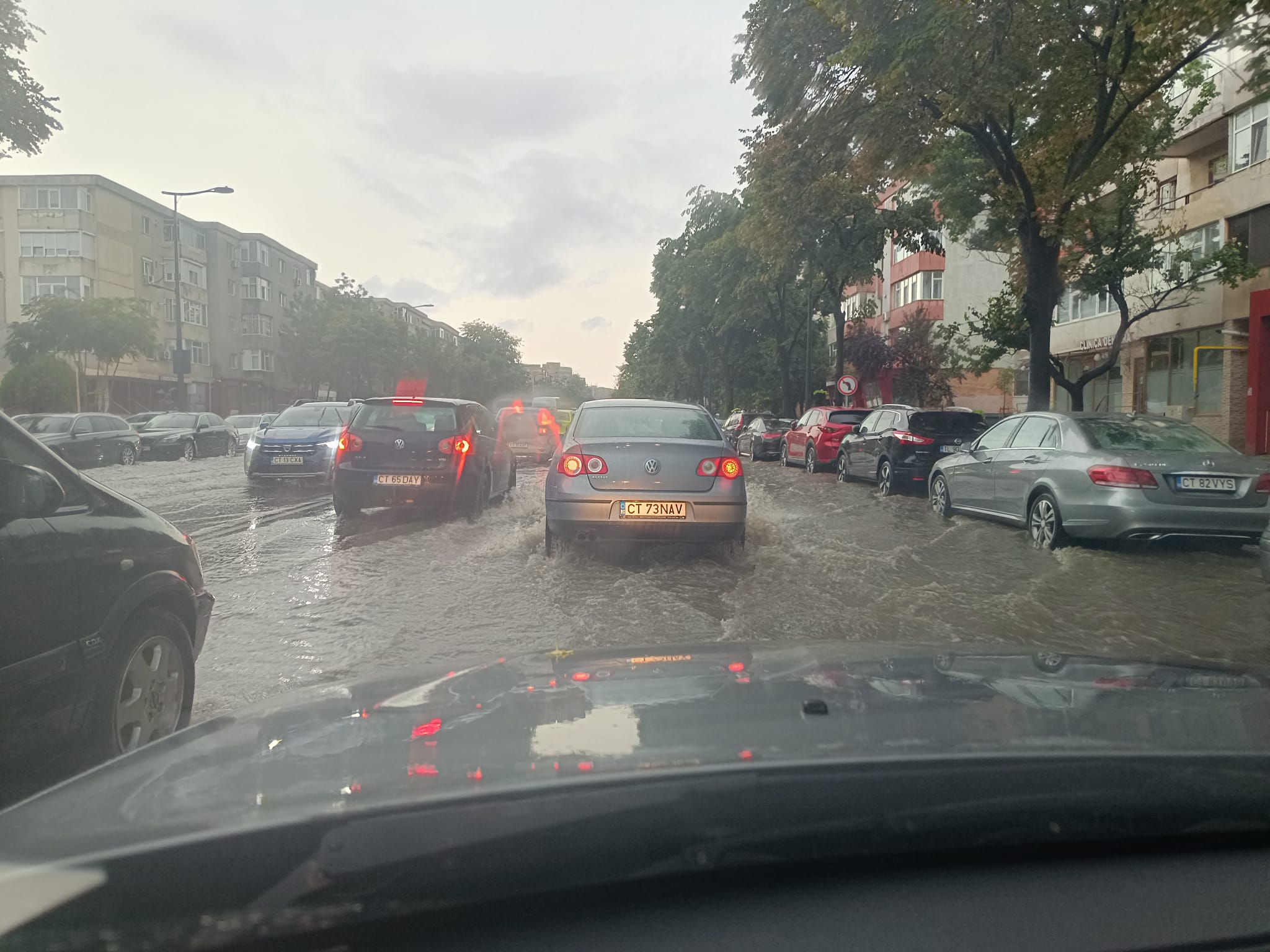 CONSTANȚA: Inundațiile din oraș au dat peste cap transportul în comun