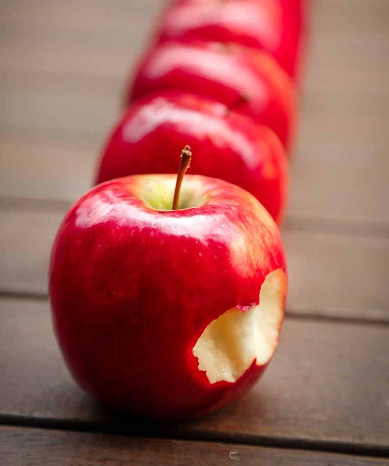 Aproape 1,9 milioane de copii vor primi fructe, legume, produse lactate şi de panificaţie
