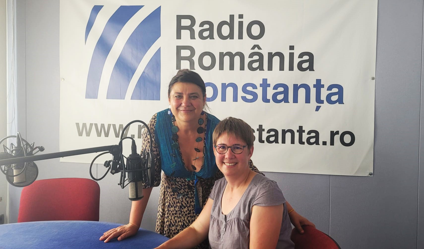 AUDIO | Grupul folcloric francez Trou Normand, la Radio Constanța