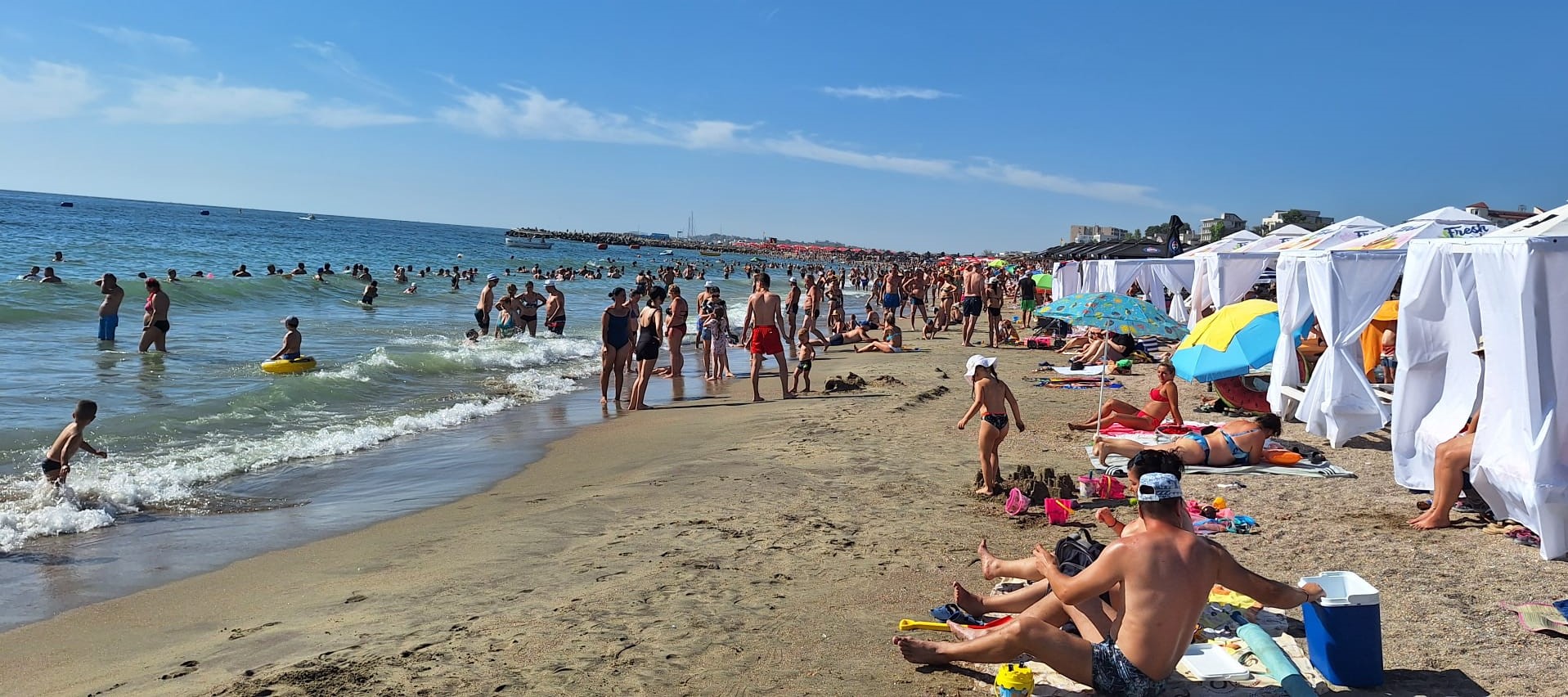 Atenție la copiii rătăciți pe plajă! Sfaturi ale polițiștilor pentru familiile aflate pe litoral