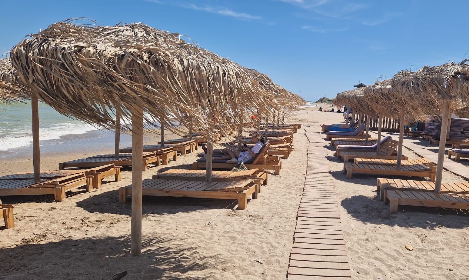 Vreme deosebit de călduroasă, marți, în Dobrogea și pe litoral