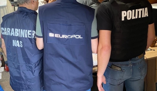 Un bărbat din Constanța a fost arestat pentru săvârșirea infracțiunilor de constituire a unui grup infracțional organizat, fals în înscrisuri și infracțiuni vamale