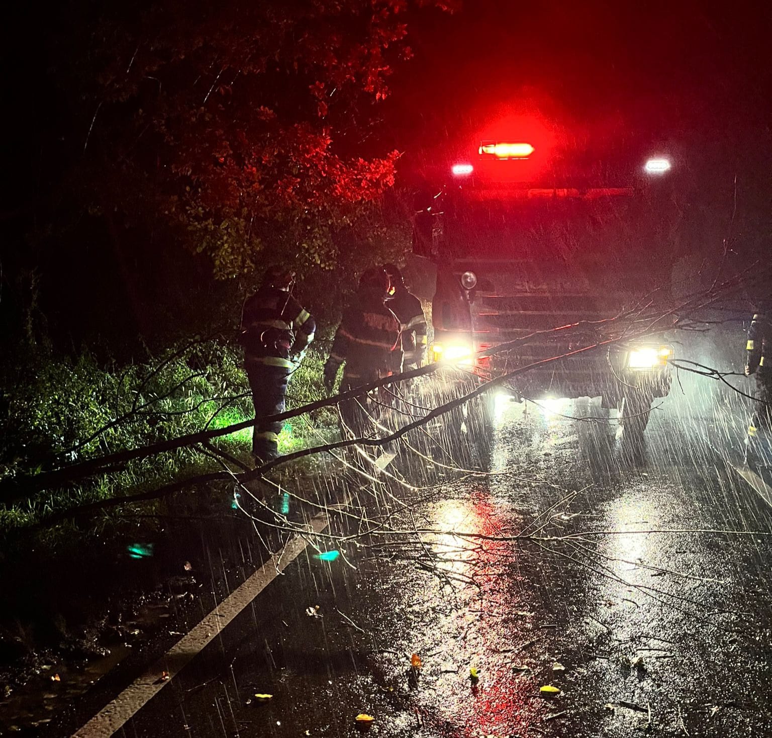 IGSU: Aproape 5.500 de persoane evacuate și intervenții în 90 de localități, din cauza vremii severe