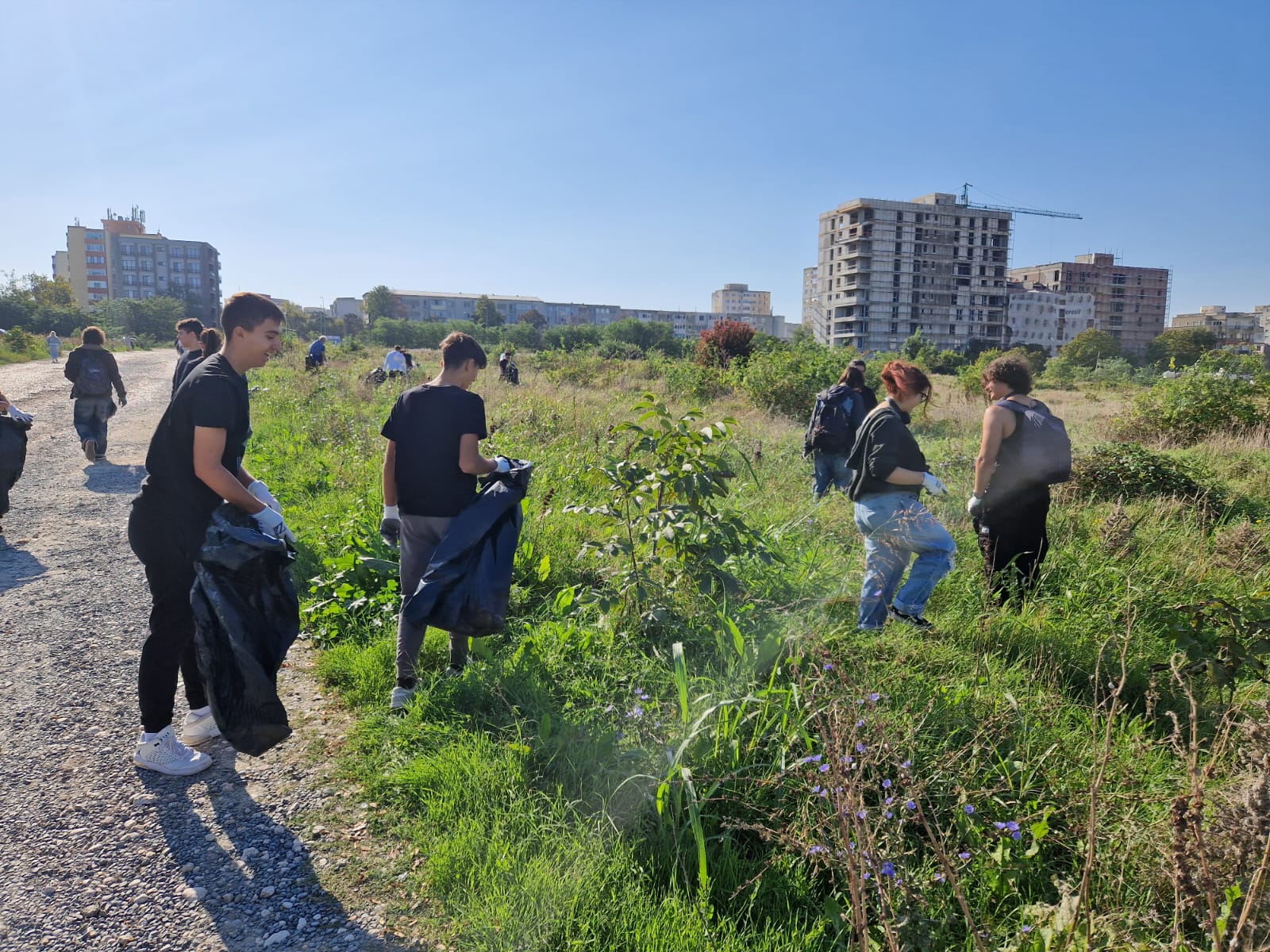 Peste o mie de voluntari din județul Constanța participă la acțiuni de igienizare în cadrul campaniei Let’s do it, Romania!