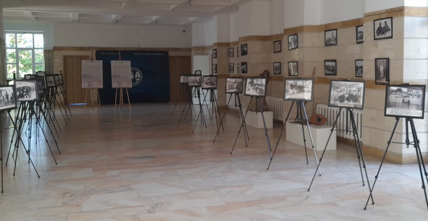 AUDIO / FOTO | Expoziția foto-documentară ”Au venit Americanii! Crucea Roșie Americană în România după Primul Război Mondial”, în cadrul Sesiunii Științifice Internaționale Pontica, ediția 57