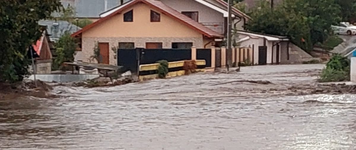 Inundațiile catastrofale au mai făcut o victimă, în județul Galați, numărul morților ajungând la 5