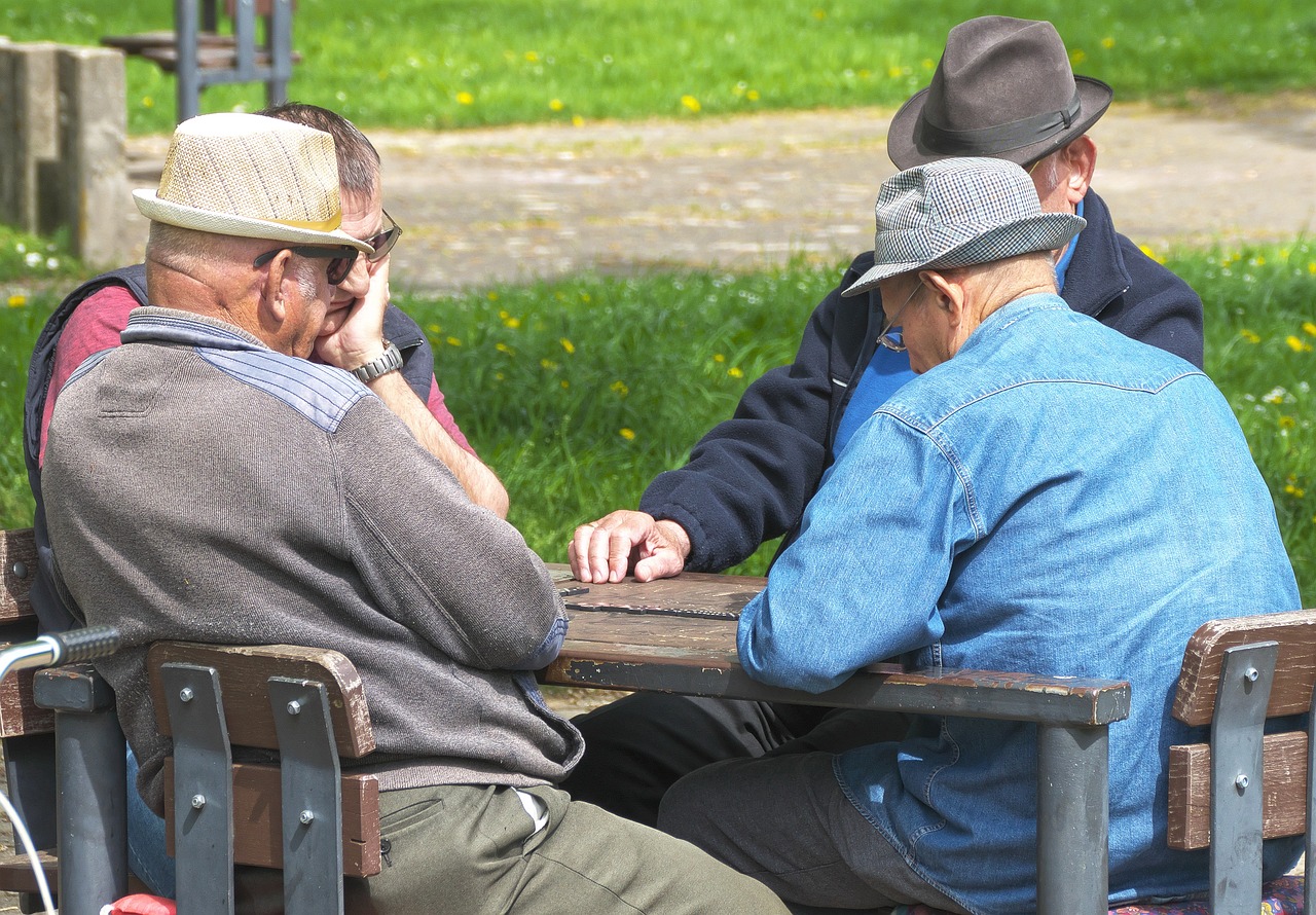 Sprijin finaciar pentru pensionarii cu venit lunar sub 2.574 de lei