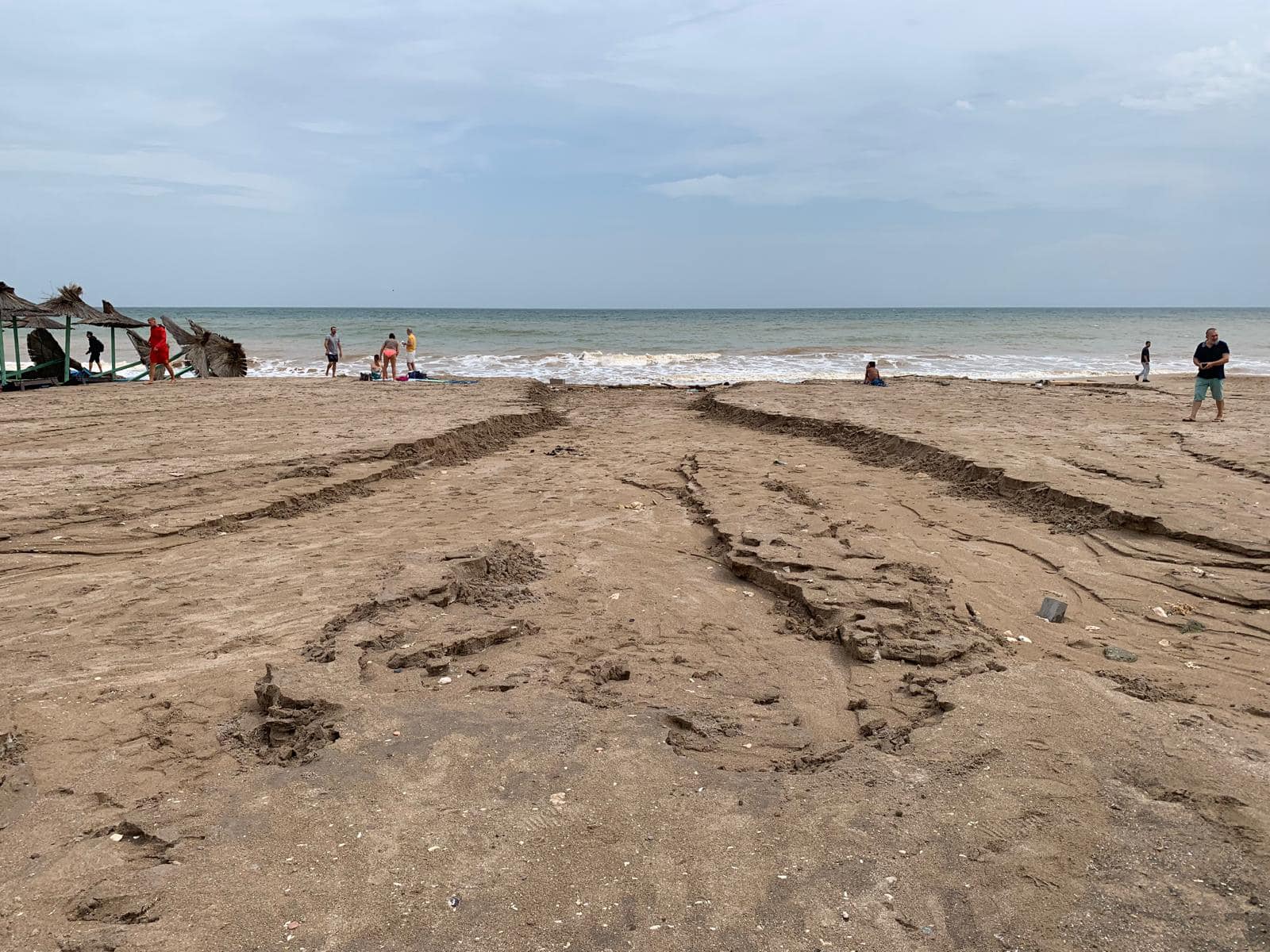 FOTO | Plaja din Vama Veche, afectată de inundațiile de la finele lui august, a fost refăcută