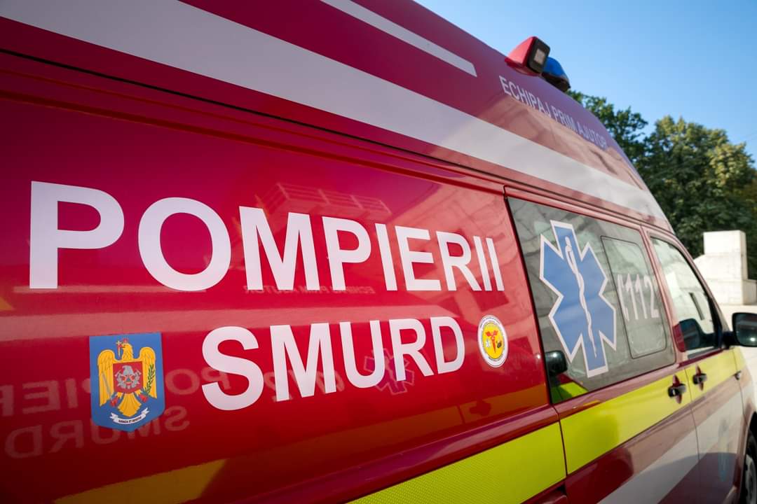 O fetiță de 11 ani, victimă a accidentului dintre mașină și căruță, a murit