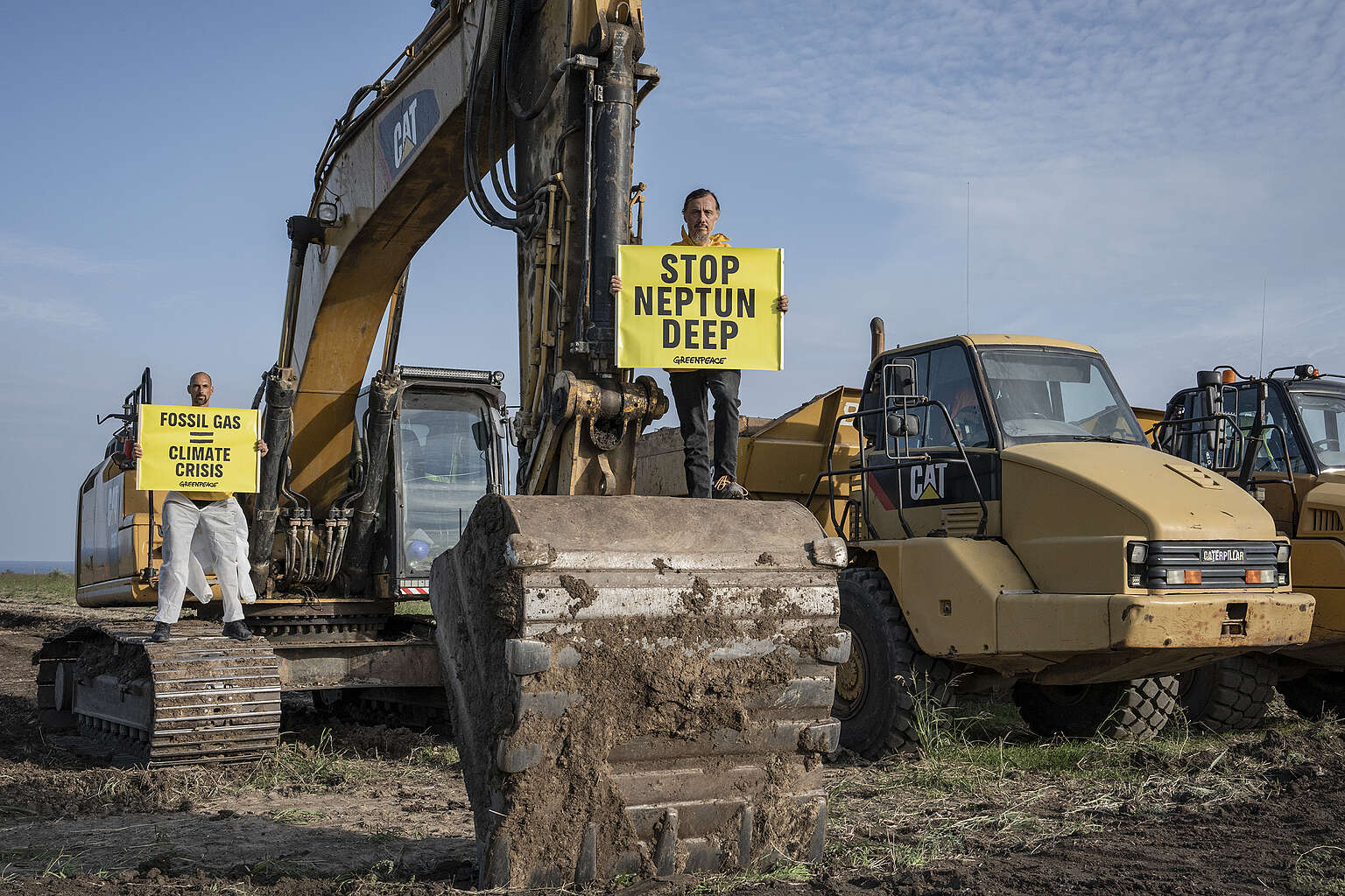 TUZLA: Protest al activiștilor Greenpeace România, pe șantierul proiectului Neptun Deep
