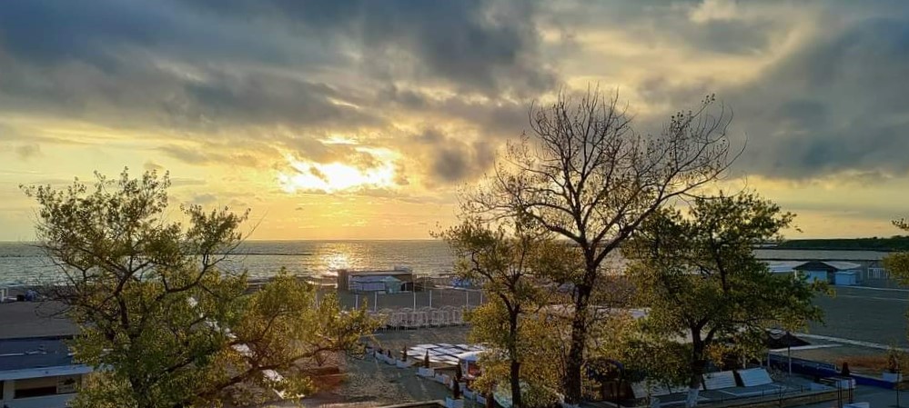 Vreme schimbătoare și temperaturi în scădere, în Dobrogea și pe litoral