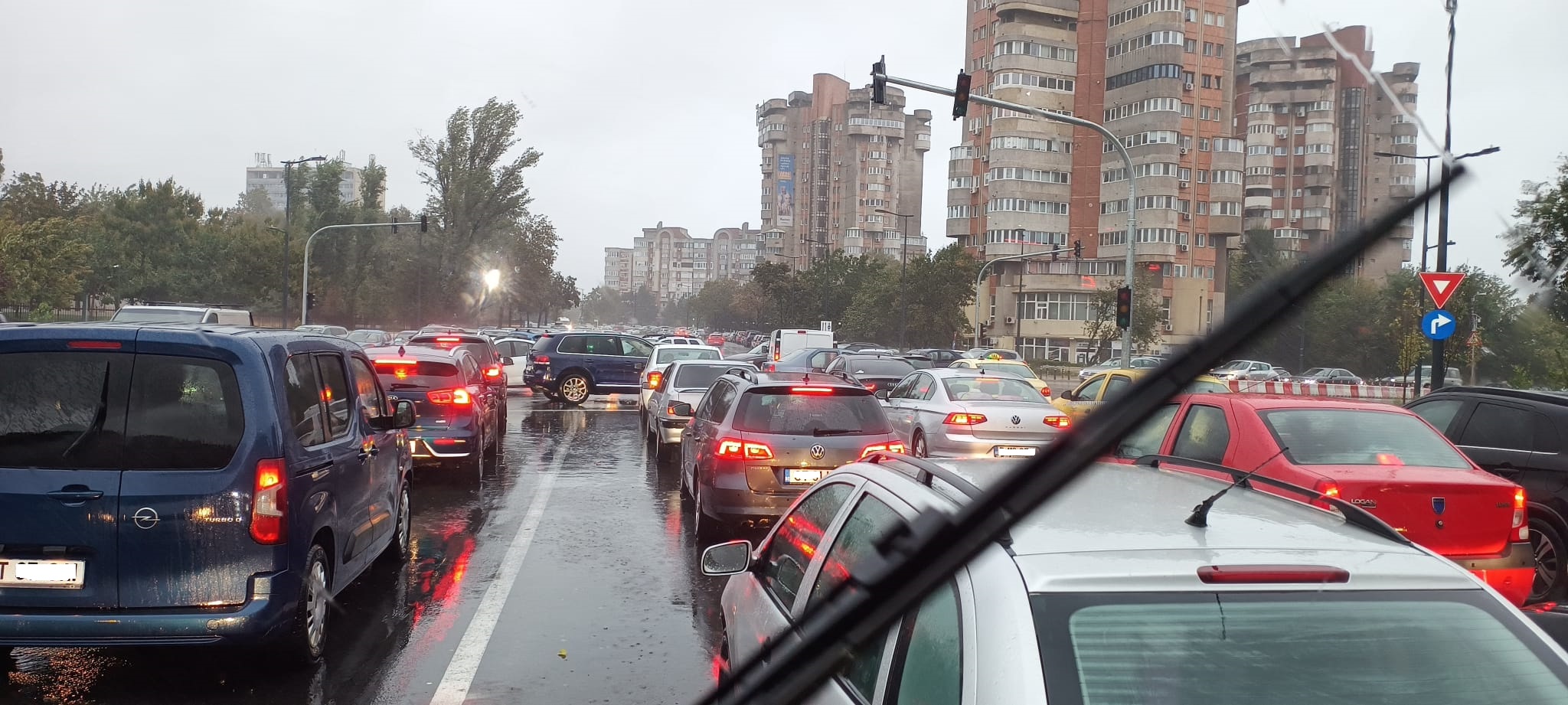 Transportul public din Constanța înregistrează întârzieri din cauza vremii