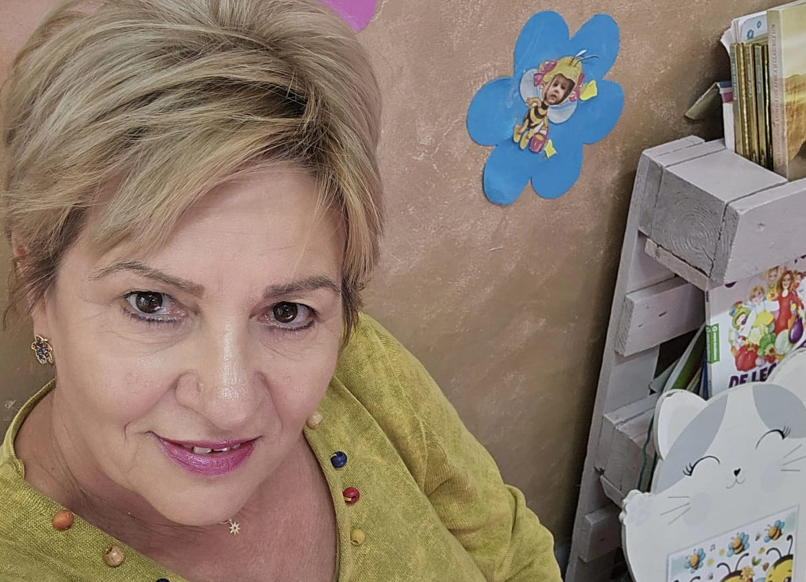 AUDIO | De Ziua Educației, mesajul unui dascăl constănțean: “Ținem în mână sufletele copiilor și semănăm în ei virtuți ce vor înflori frumos dacă vor fi udate la timp și responsabil”