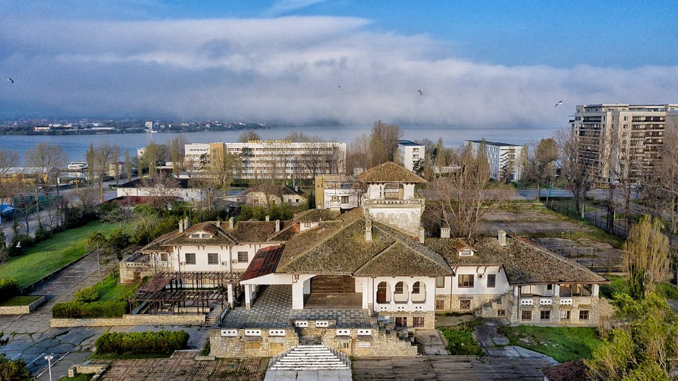CONSTANȚA: Primăria cumpără terenul aferent monumentului istoric Vila Regală, azi Club Castel, din stațiunea Mamaia