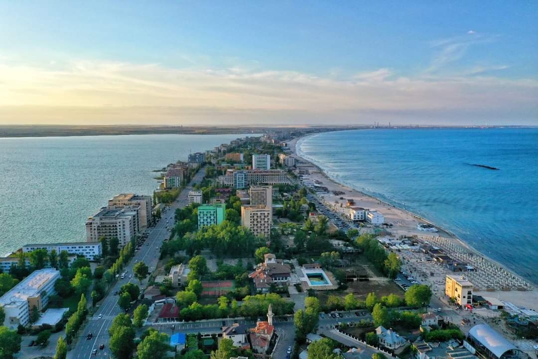 MAMAIA: Localurile de la parterul blocurilor din stațiune ar putea să funcționeze FĂRĂ limită de oră