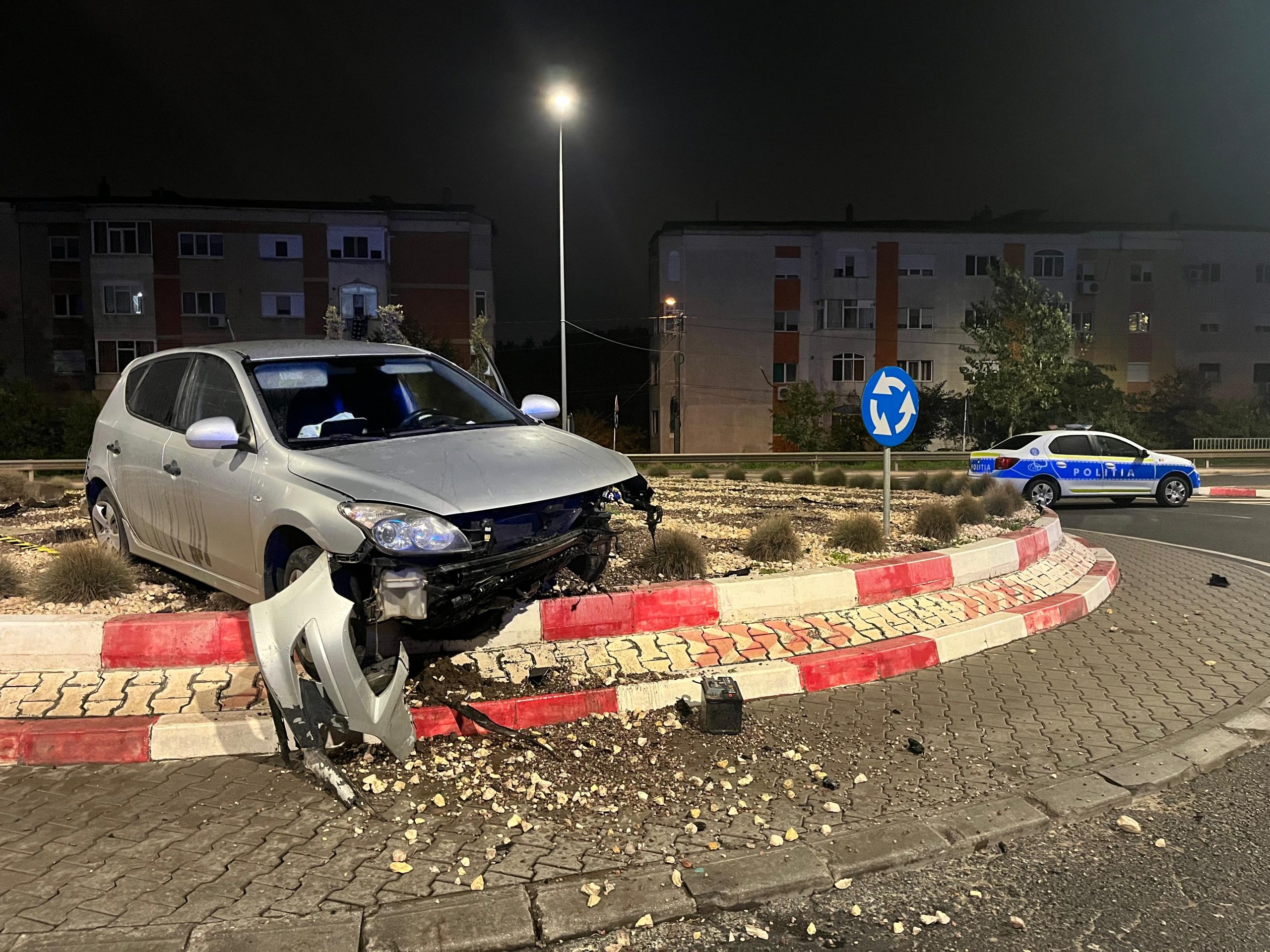FOTO – Trei tineri au fost răniți în urma unui accident produs în această dimineață, în Tulcea