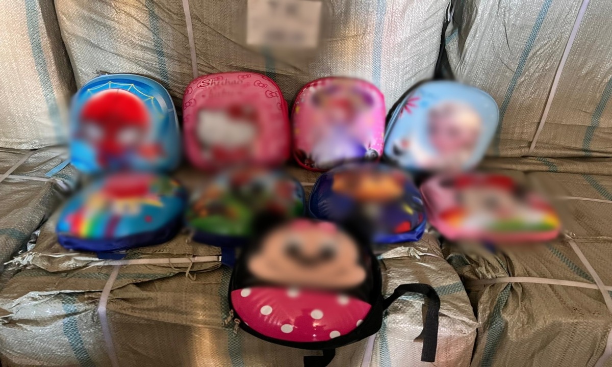 Articole contrafăcute pentru copii, descoperite de polițiștii de frontieră constănțeni