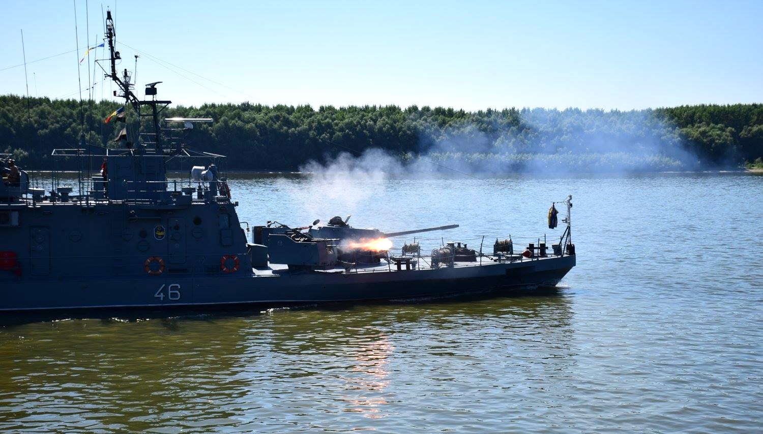 TULCEA: Exercițiu militar al navelor Flotilei Fluviale pe Dunăre