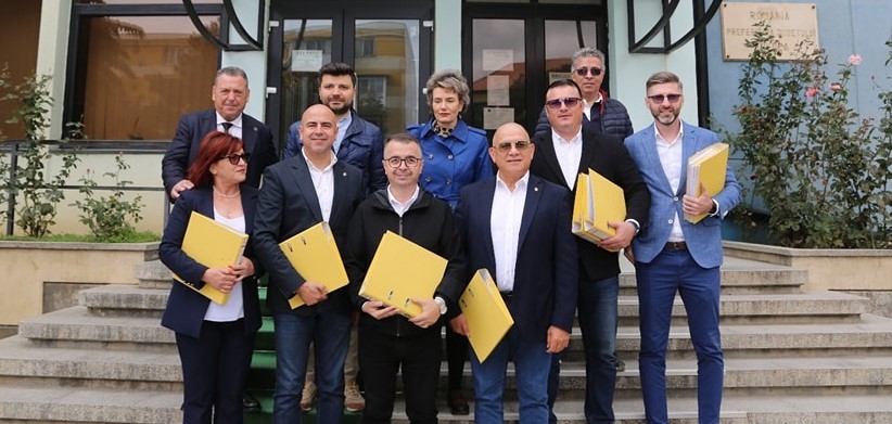TULCEA: Organizaţia județeană a PNL a depus listele pentru alegerile parlamentare