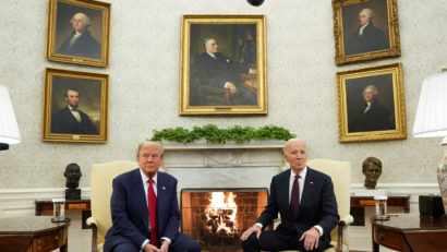 Donald Trump a fost primit de Joe Biden la Casa Albă pentru a discuta despre transferul de putere