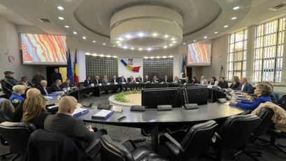 TULCEA: Consiliul local se reunește pentru prima dată în noua formulă după preluarea mandatelor