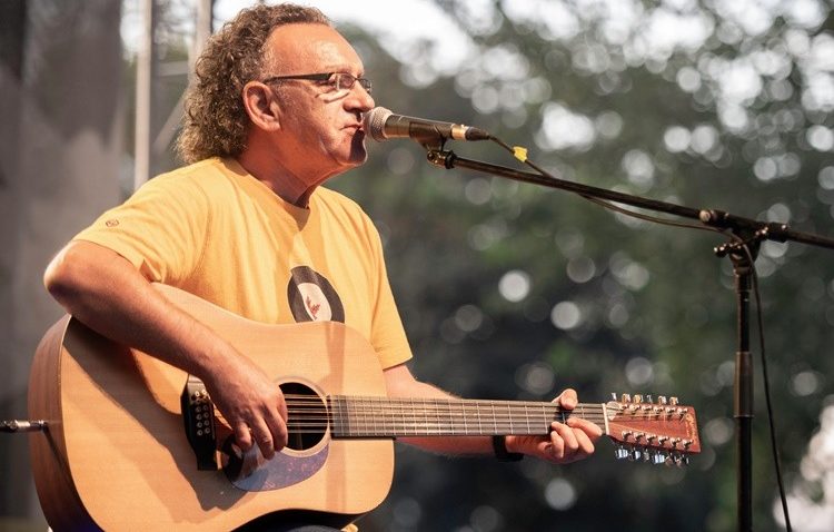 A murit îndrăgitul cântăreț de muzică folk Marius Bațu