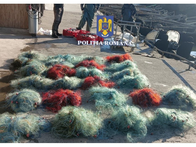 CONSTANȚA/TULCEA: Sute de unelte de pescuit, pește și ambarcațiuni au fost confiscate de la braconieri