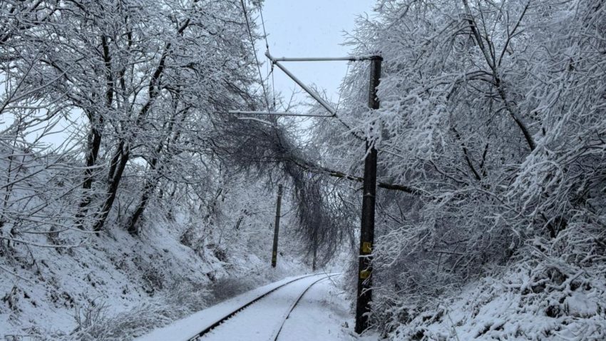 CFR SA: Vremea nefavorabilă afectează traficul feroviar