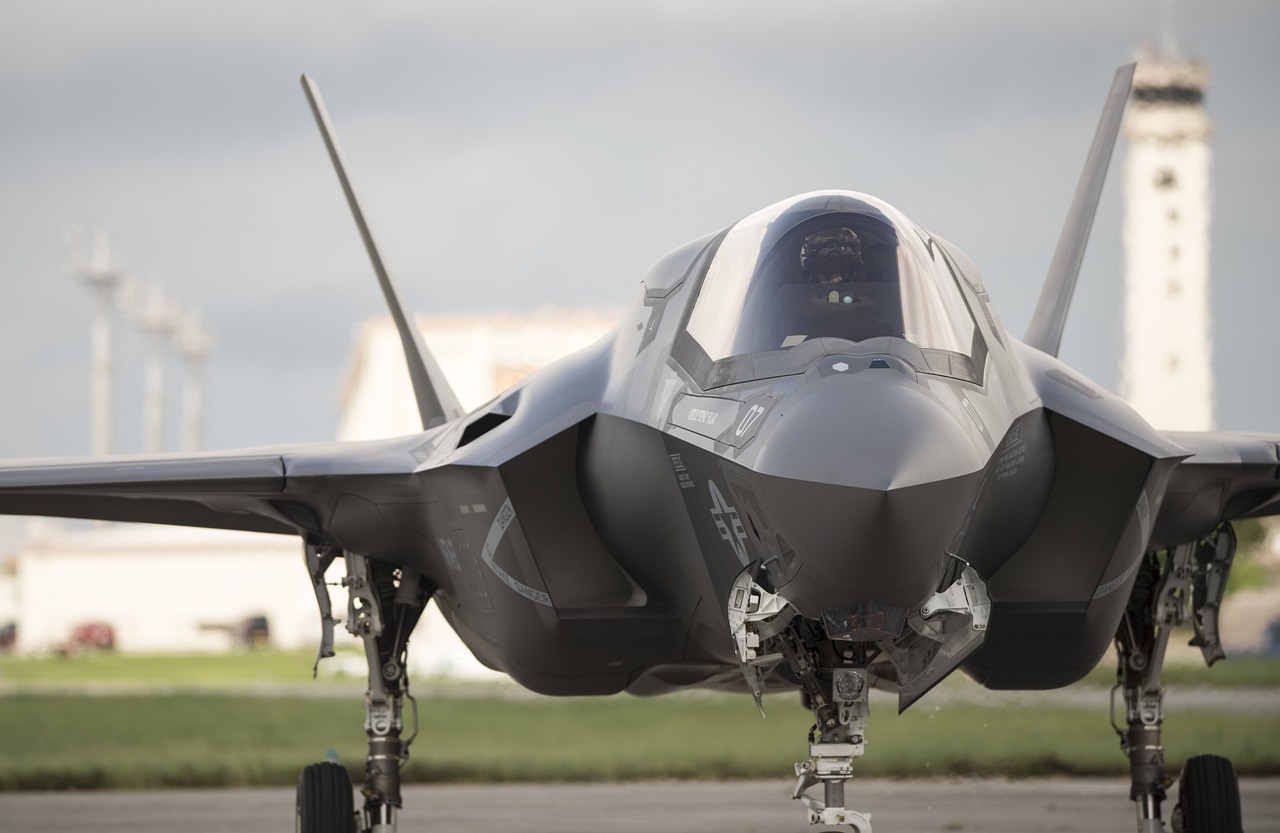 Cumpărarea a 32 de avioane de luptă F-35 a trecut de votul decisiv al senatorilor