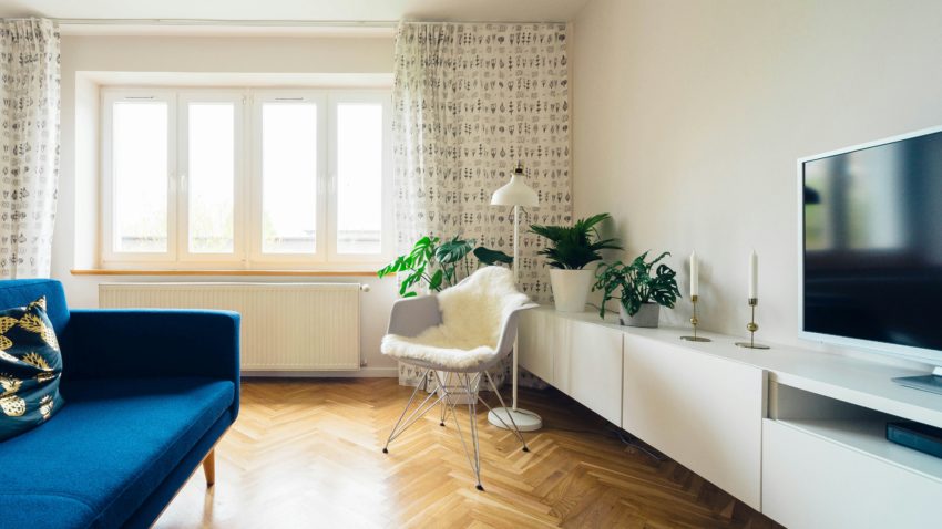 Luna iulie a adus o scădere a prețurilor pe piața imobiliară. Specialiștii au pus-o pe seama creșterii anunțate a TVA