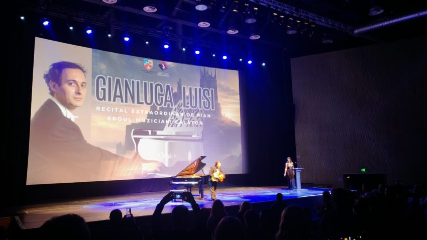 Pianistul Gianluca Luisi, prezent la Constanța – “Mă consider, mai degrabă un muzician explorator, un ”wanderer”, nu neapărat călător, cum s-ar descrie în cel mai strict sens al cuvântului”