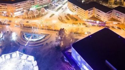 TULCEA: Festivitate de aprindere a iluminatului de sărbători