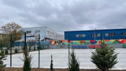 CONSTANȚA: A fost inaugurat noul teren multifuncțional din cadrul Centrului Școlar pentru Educație Incluzivă „Maria Montessori”