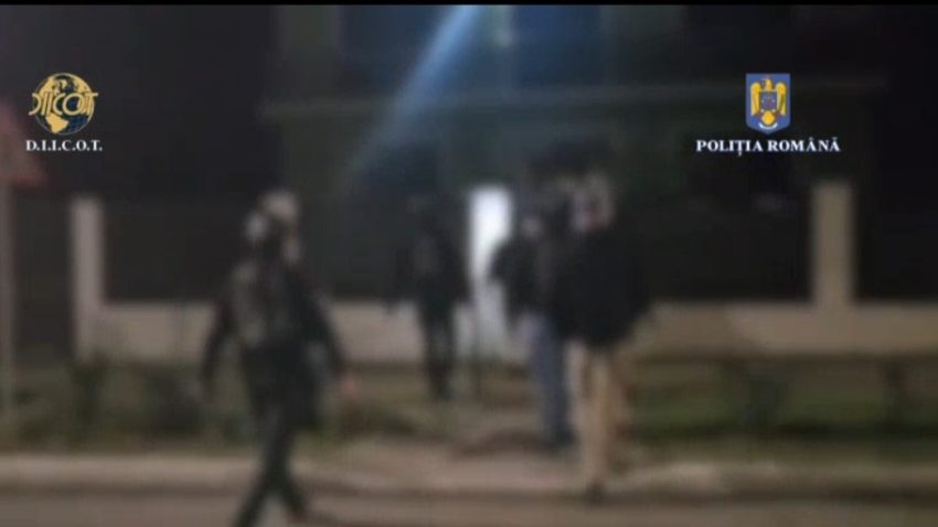 CONSTANȚA: Trei persoane au fost arestate preventiv, fiind bănuite de trafic de minori și proxenetism