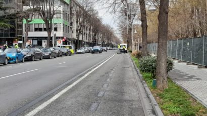 CONSTANȚA: Reguli noi de circulație pe b-dul Tomis, în zona dintre bulevardele Mamaia și Ferdinand. Sunt eliminate marcajele care delimitau pista de biciclete