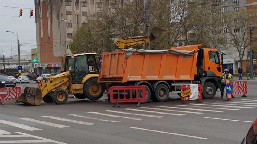 CONSTANȚA: Atenție, șoferi! Trafic îngreunat pe b-dul Tomis, din cauza unei avarii RAJA