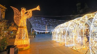 CONSTANȚA: Concerte festive la Târgul de Crăciun din Piața Ovidiu