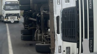TULCEA: Trafic oprit între localitățile Topolog și Saraiu