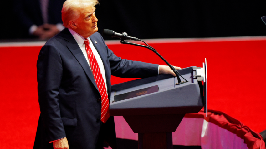 Trump spune despre Musk că ‘și-a pierdut mințile’ și neagă vreo intenție de a discuta acum cu el