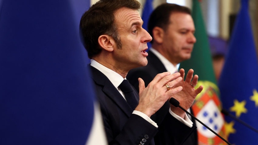 Trump/Zelenski: Există un ‘agresor’ rus, ‘trebuie să-i respectăm pe cei care luptă de la început’ (Macron)