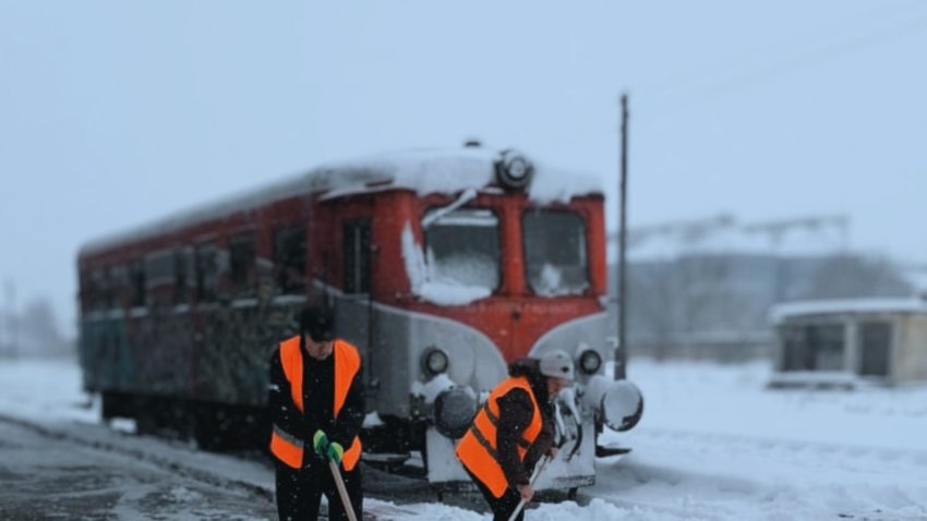 Circulația feroviară se desfășoară în condiții de iarnă. Nu sunt semnalate probleme majore