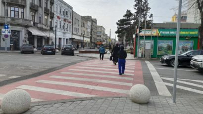 CONSTANȚA: De ce nu funcționează semafoarele ”inteligente” de la intersecția bulevardului Tomis cu strada Ștefan cel Mare